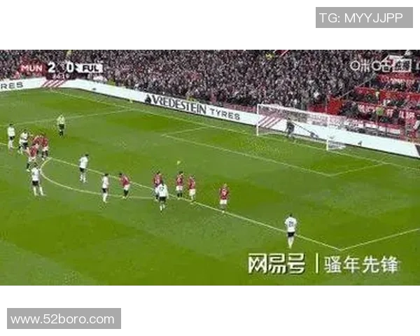 曼联客场惊险逆转，继续领跑英超积分榜，曼城追赶处境难堪